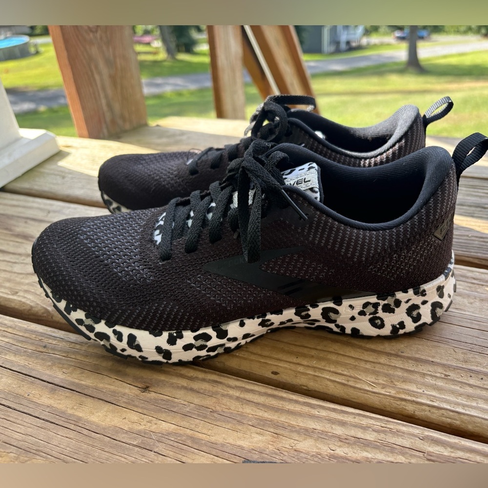 Brooks Black and White Women's Sneakers